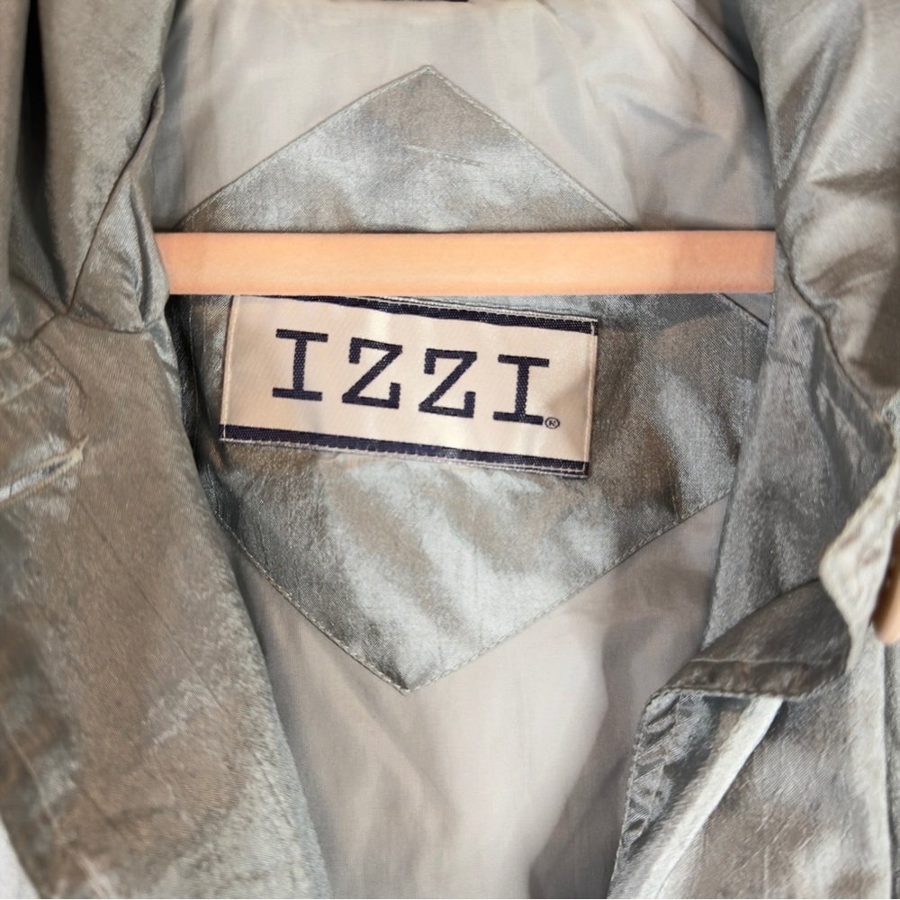 Vintage IZZI Silver Metallic Hooded Windbreaker Jacket - Women's Size Large - Picture 8 of 12